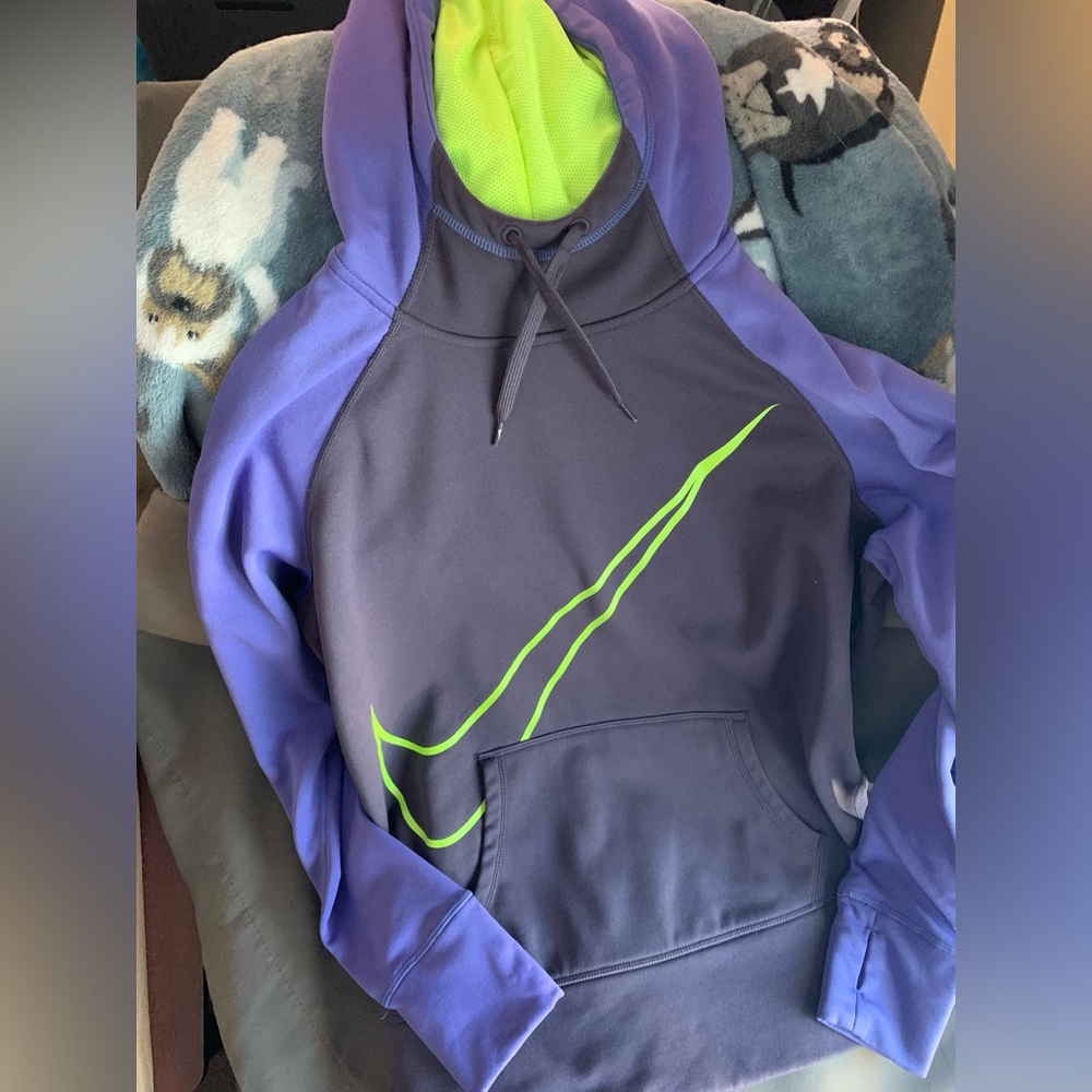 Nike thermafit sweatshirt